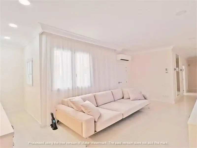 Stunning Two-Bedroom Apartment with Panoramic Views in the Heart of La Lonja. — photo 4