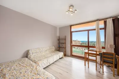 Apartment with sea views — photo 1