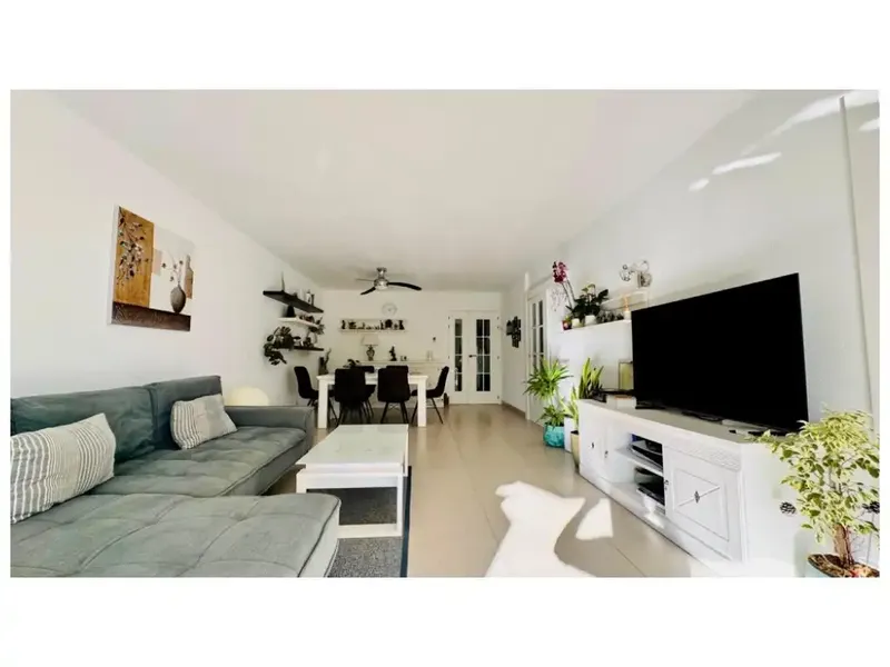 Discover this impressive penthouse located in Cala Vinyes, in the coveted southwest area of Mallorca, where luxury, comfort and views — photo 4