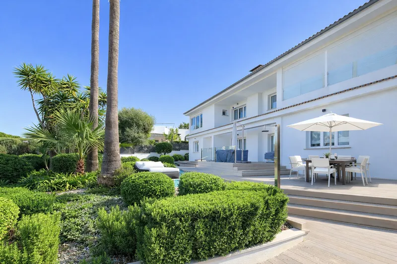 Beautiful family villa in a prestigious location in Nova Santa Ponsa — photo 6