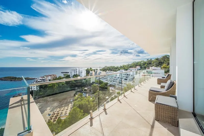 Luxurious Coastal Living with Expansive Rooftop Terrace in Illetes — photo 1