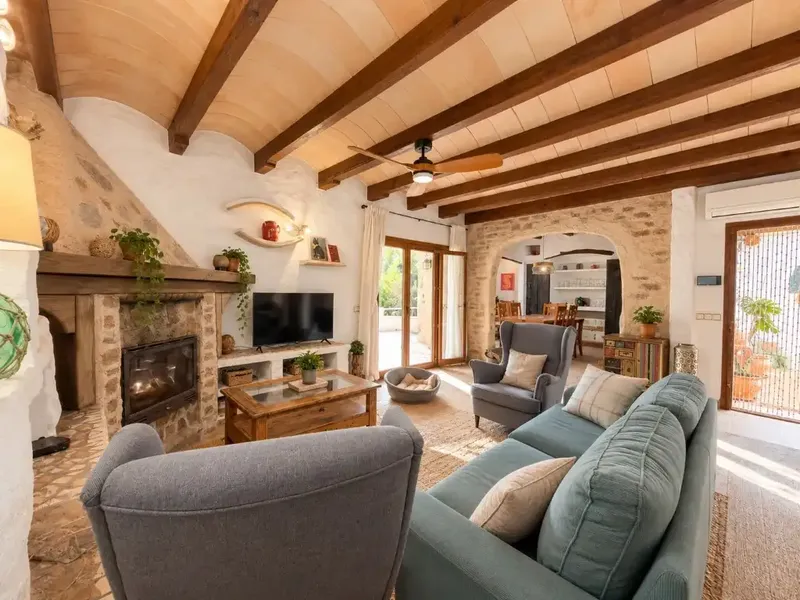 Situada en una amplia parcela de aproximadamente 4.460 m², esta encantadora casa de una sola planta disfruta de un entorno rural idílico rod — photo 4