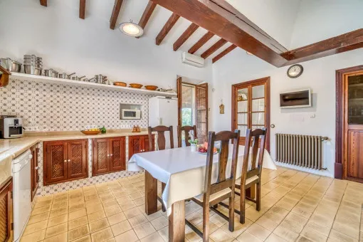 Binissalem, Charming renovated finca in traditional Mallorcan style, a few steps from the center of Binissalem available from August 2025 — photo 11