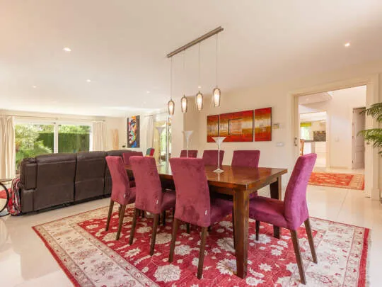 Mediterranean villa with great potential in a quiet location — photo 9