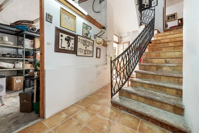 Town house with patio to refurbish for sale in the old town of Pollensa, North Mallorca — photo 7