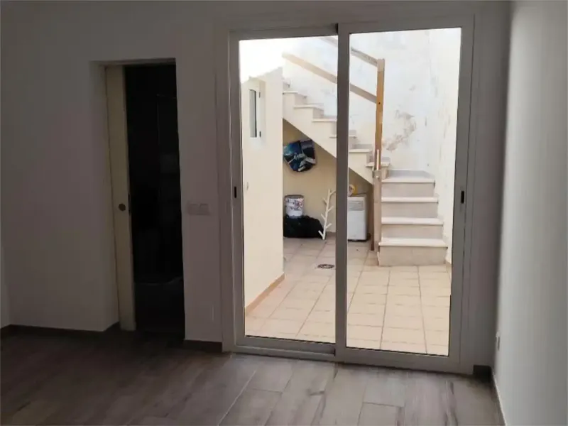 Se alquila casa de pueblo con 3 habitaciones 2 baños y terraza, actualmente está amueblada . — photo 7