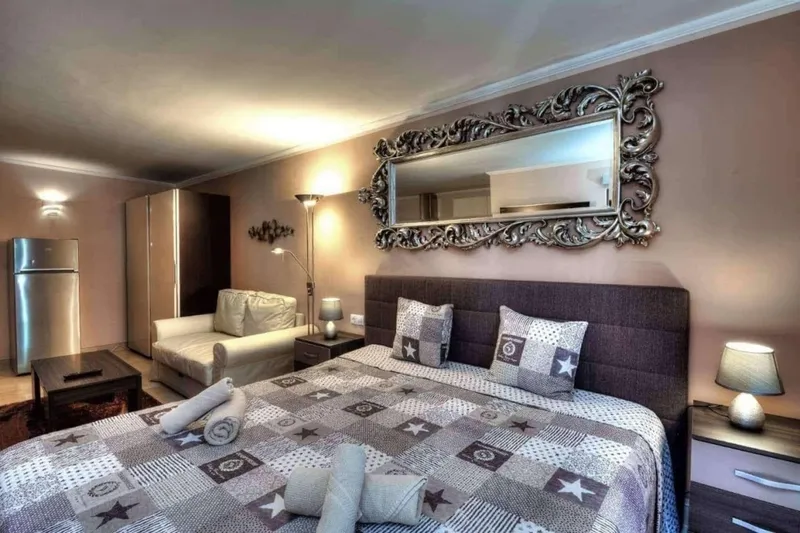 Villa with three separate apartments in Paguera — photo 11