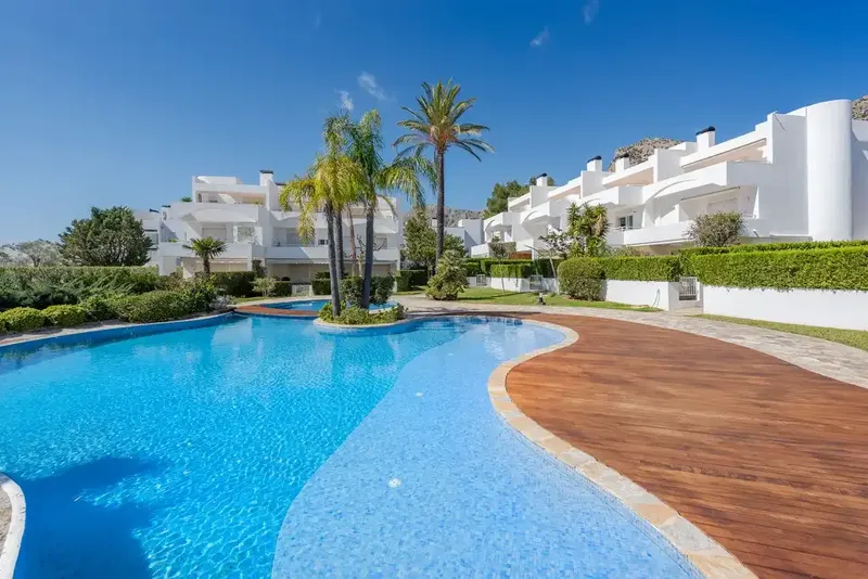 This elegant home enjoys an ideal location in the prestigious and sought-after area of Bellresguard, just steps from the emblematic Pas — photo 1