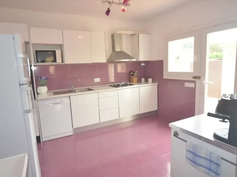 Available from September. Rented all year round. Long stay, seasonal or monthly rentals — photo 5