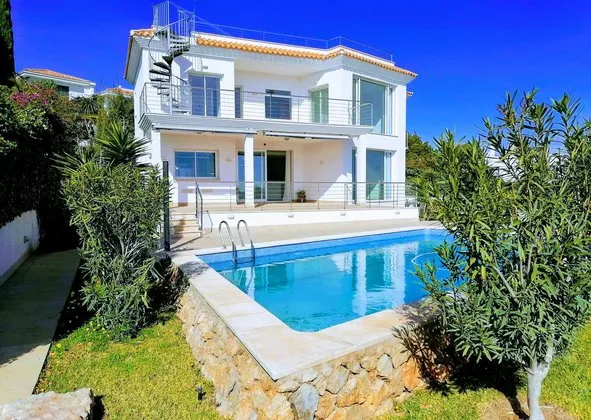 Detached house in Calle Jovellanos, Santa Ponça, Calvià — photo 1