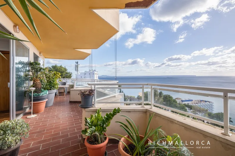 Sea-View Apartment for Renovation in Illetas – Top Investment Opportunity — photo 3