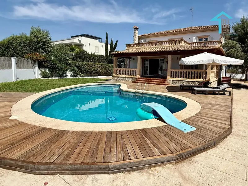 Long-term rental from 1 to 5 years · 6 bedrooms · Private pool · 360 m2 — photo 1