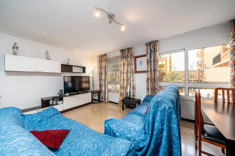 Os presentamos en exclusiva esta magnífica vivienda de 80 m², situada en la Plaza San Cosme, en el consolidado barrio de Son Cotoner, Palma — photo 3