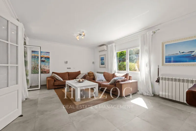 Modern renovated family villa with pool in a quiet location in Paguera — photo 8