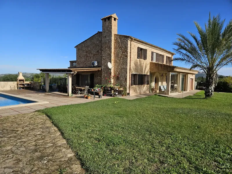 Rustic estate for sale, 26,463 m2 with a 302 m2 house and a 66 m2 guest house, with private pool, 22 m2 porch, sports — photo 1