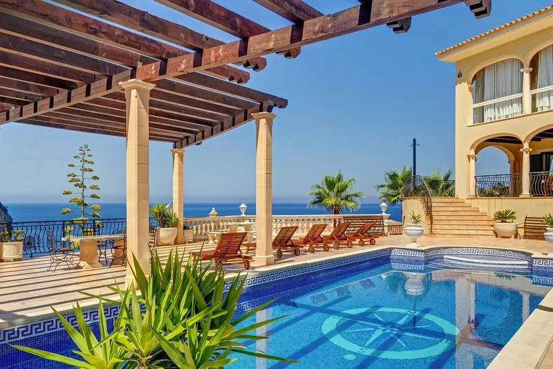 Luxury estate with spectacular sea views — photo 2
