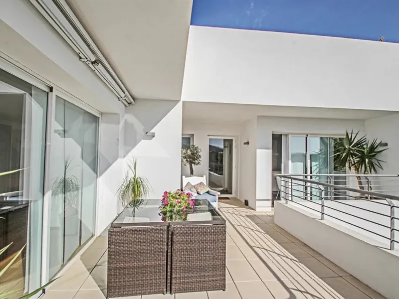 Modern villa with pool and sea views in the sought after Costa d'en Blanes — photo 5
