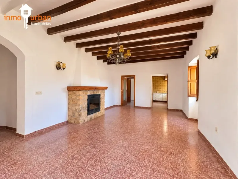 Presentamos esta exclusiva finca rústica con carácter y esencia mallorquina, situada en una tranquila zona de Establiments, a pocos minutos  — photo 10
