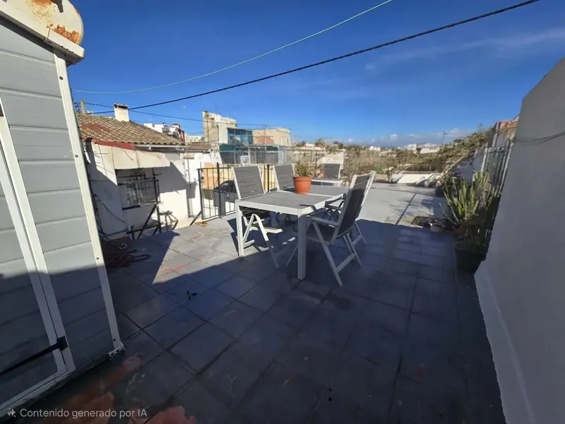 Discover this exceptional house for sale in S' Arenal, Palma de Mallorca. With an attractive price of 750,000 euros and a surface area of — photo 1