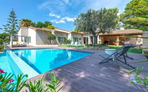 Villa for Sale in Luxury Area of Santa Ponsa — photo 1