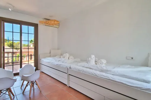 Santa Ponsa, quiet corner house with community pool in top location in Santa Ponça - only 500 m from the beach — photo 11
