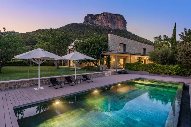 Incredible country house for sale at the foot of the Tramuntana mountains in Alaró, Mallorca — photo 1