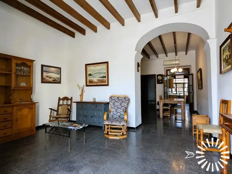 Charming house in a privileged position on the famous square of the picturesque village of Es Llombards — photo 5