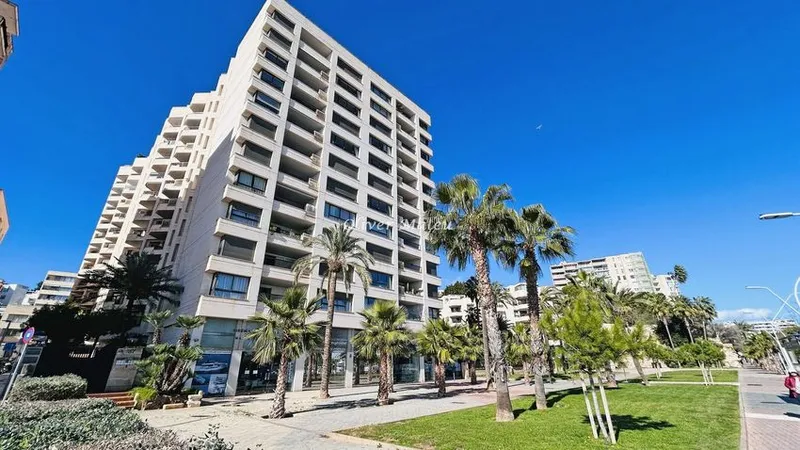 Flat / apartment for sale in Avenida de Gabriel Roca — photo 1