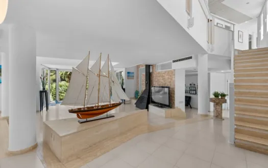 Spacious villa with a pool and wine cellar available for long-term rent in a quiet, private location in S'Aranjassa — photo 5