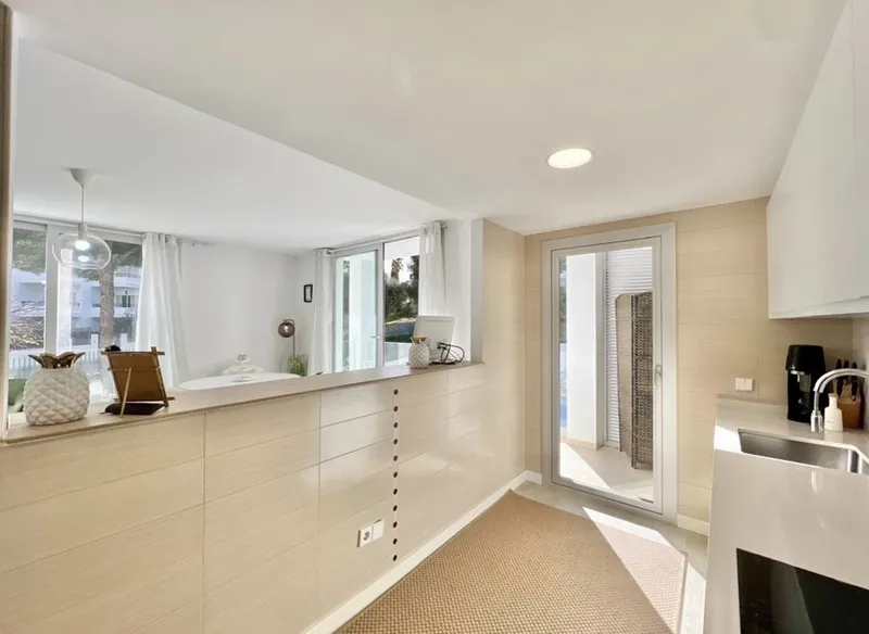 Modern 4 bedroom apartment in Palmanova - 3 minutes walk to the... — photo 9