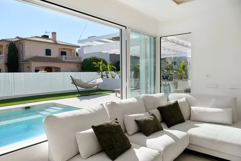 Modern detached house in Ciudad Jardin — photo 11