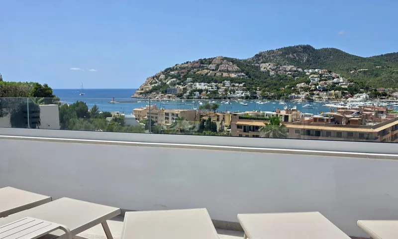 Modern villa with views over the bay of Port d'Andratx — photo 2