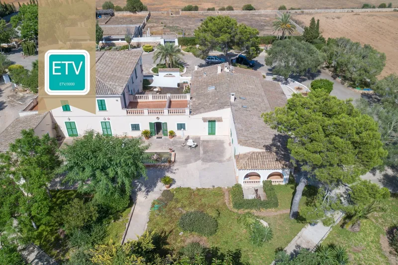 Spacious finca property in Llucmajor also for horse lovers — photo 1