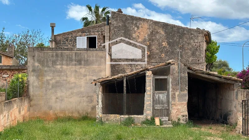 Buildable Urban Plot in Ses Salines - 229 m² with Potential for Residential Projects — photo 3