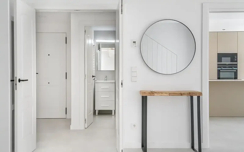 This wonderful newly built duplex with sea and mountain views is located a few steps from the beach and the marina — photo 7
