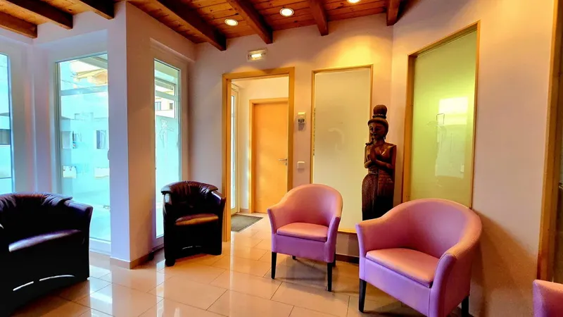 High-quality, fully equipped dental practice for sale — photo 3