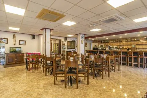 Restaurant — photo 3