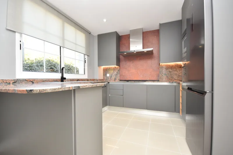 Bright and Spacious Fully Renovated Apartment with Two Parking Spaces in Palma’s Prestigious Residential Area — photo 6
