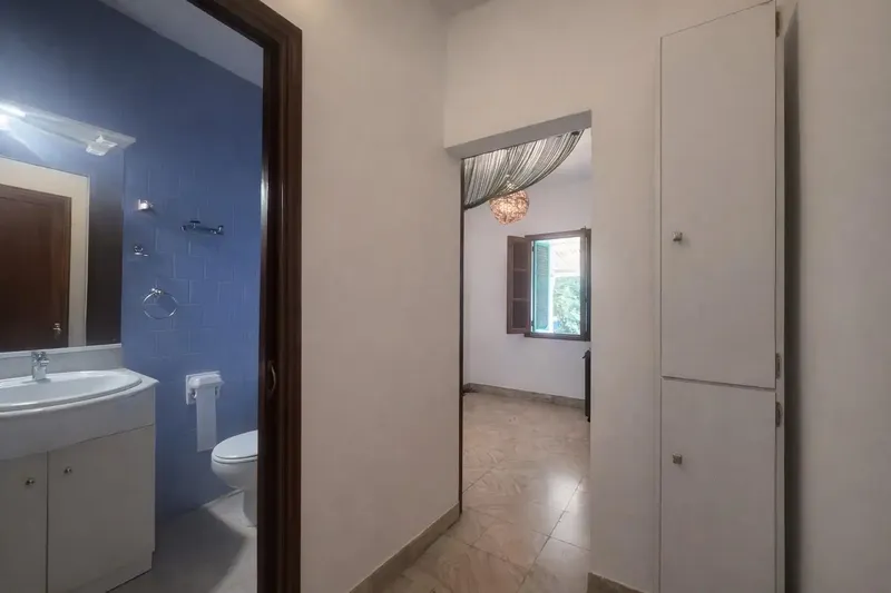 We present a magnificent opportunity to acquire a character house in the heart of Inca. — photo 7