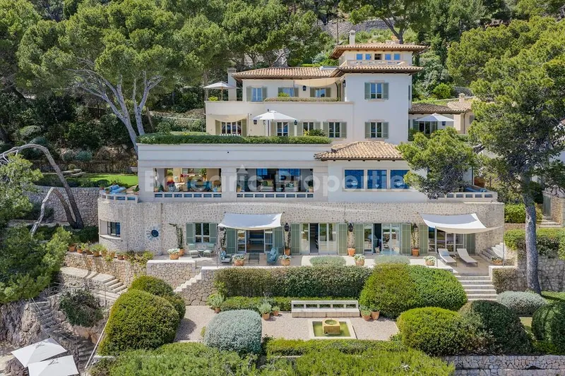 Exclusive frontline estate with direct sea access for sale in Formentor, North Mallorca — photo 2