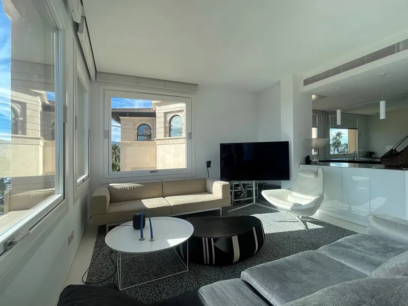 Luxury one-bedroom apartment with views and lift, La Lonja, Palma — photo 3