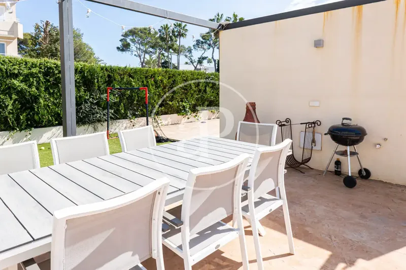 Piso con terraza en alquiler en Carrer de la Llimonera — photo 4
