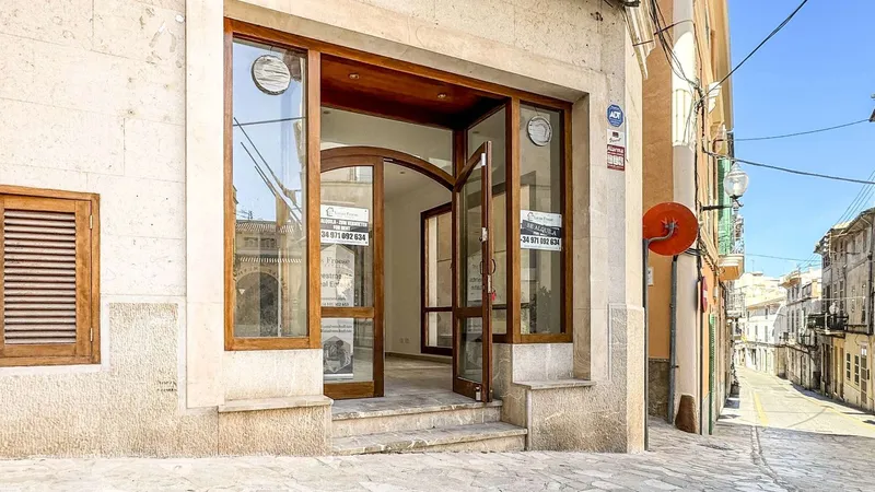 Top commercial premises in the center of Felanitx directly at the town hall — photo 11