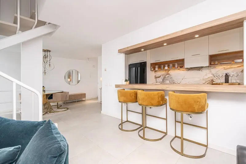 165 m2 duplex in the coveted residential area of Sol de Mallorca, 15' from the beach. Recently renovated in 2022, it stands out for its design — photo 10