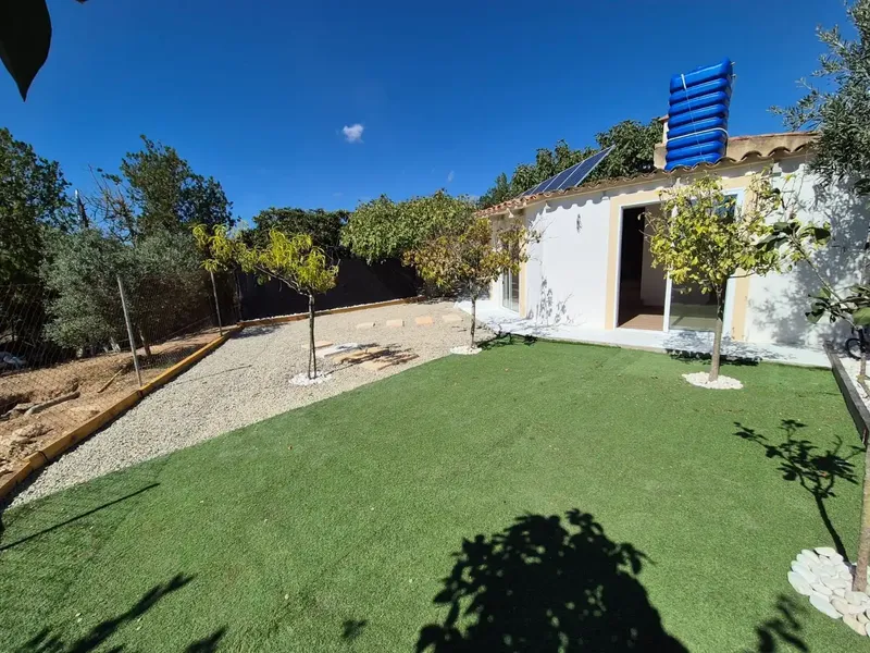 Se ofrece en alquiler un encantador apartamento en una finca rústica completamente amueblada, perfecto para una persona o una pareja que bus — photo 1