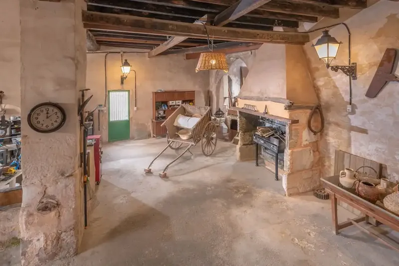 House in the center of Capdepera that preserves the charm of its historic architecture — photo 8