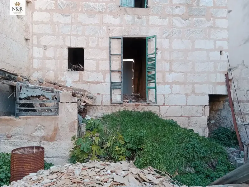 Charming house to renovate in Lloseta, with an unbeatable location near the train station and all basic services. — photo 4