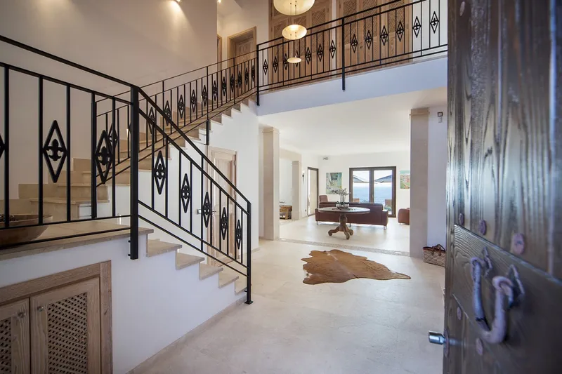 Villa with heated pool for rent, frontline in Cala Murada — photo 6