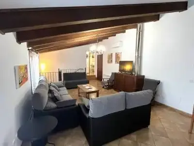 Luxury rustic estate with 2 houses, pools and 18 ha in Manacor — photo 7