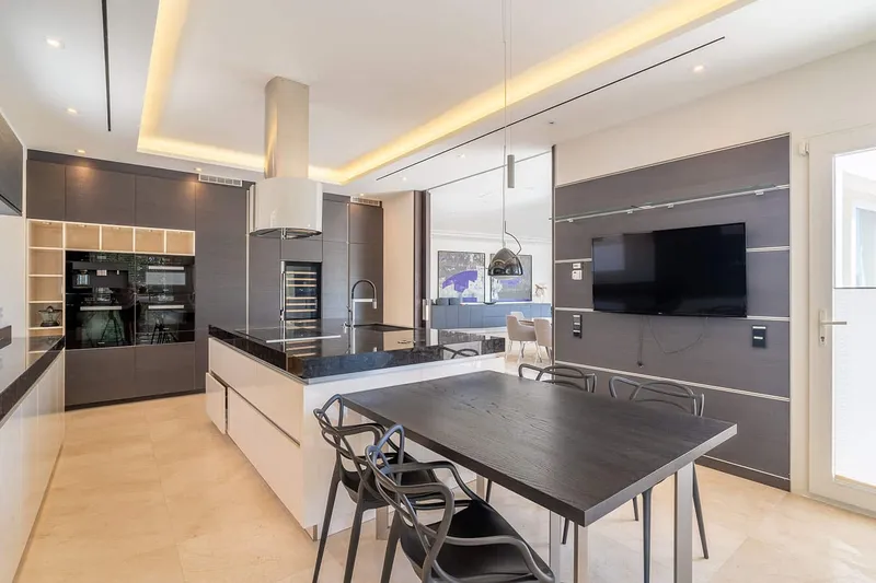 Spacious luxury villa with fantastic sea and panoramic views — photo 7